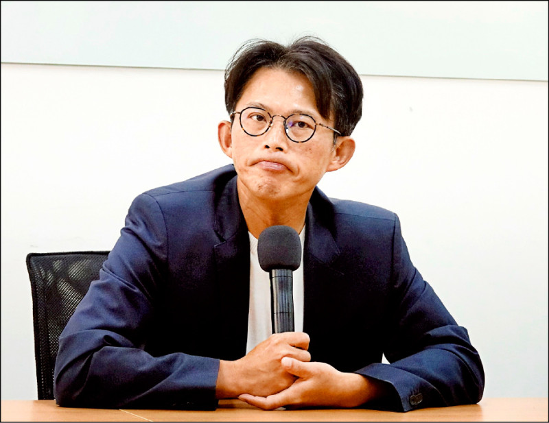 黃國昌反對 黨產條例暫不協商