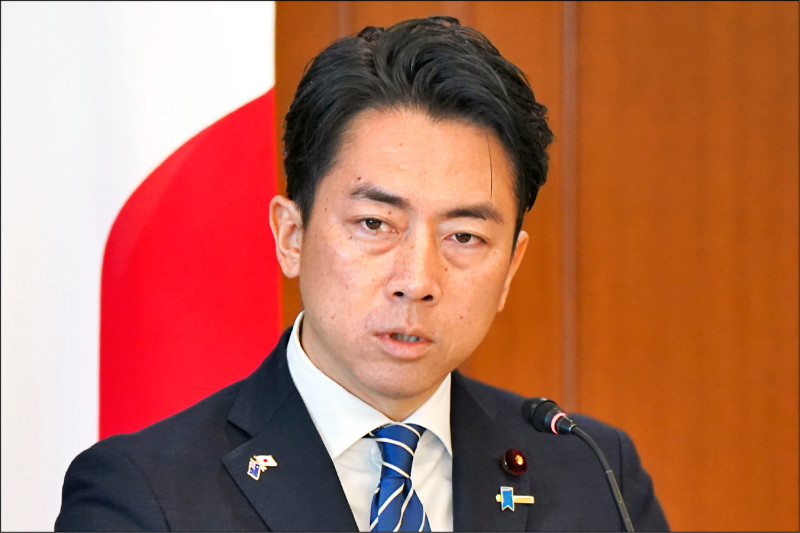 日防相曬飛官手套 致敬自衛官冷靜應對共機雷達照射