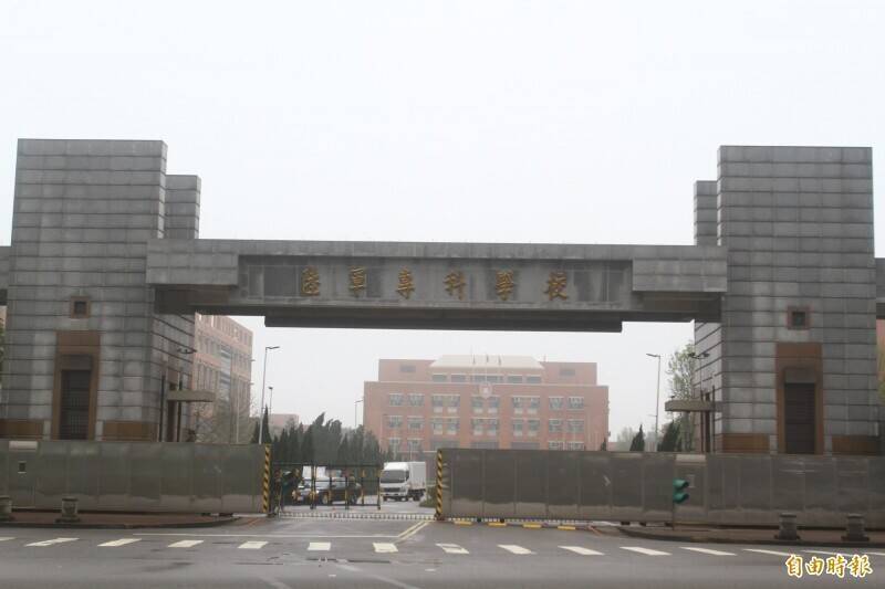 陸軍專科學校學員營區內簽賭百家樂 遭勒令退伍還判刑