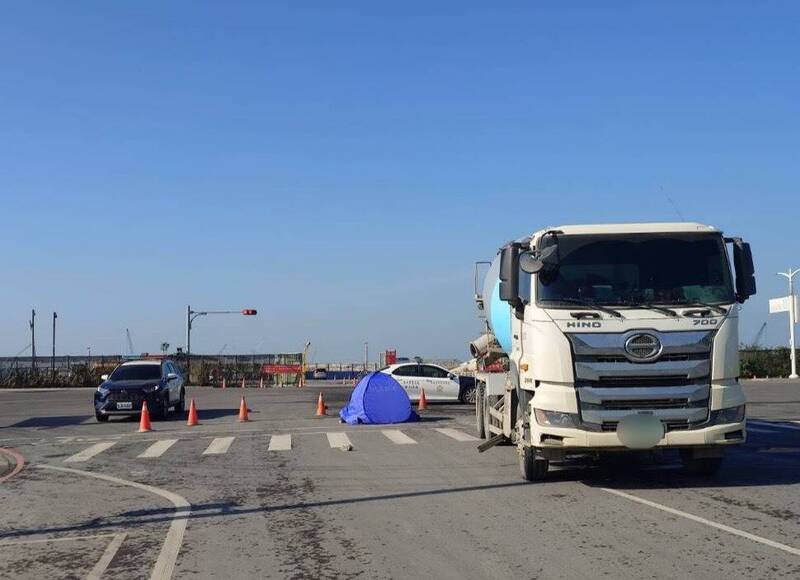 機車騎士當場不治。（讀者提供）