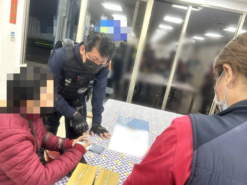 狂戀「香港小情郎」！ 4旬OL賣金飾籌38萬 換4盒「火龍果飲」