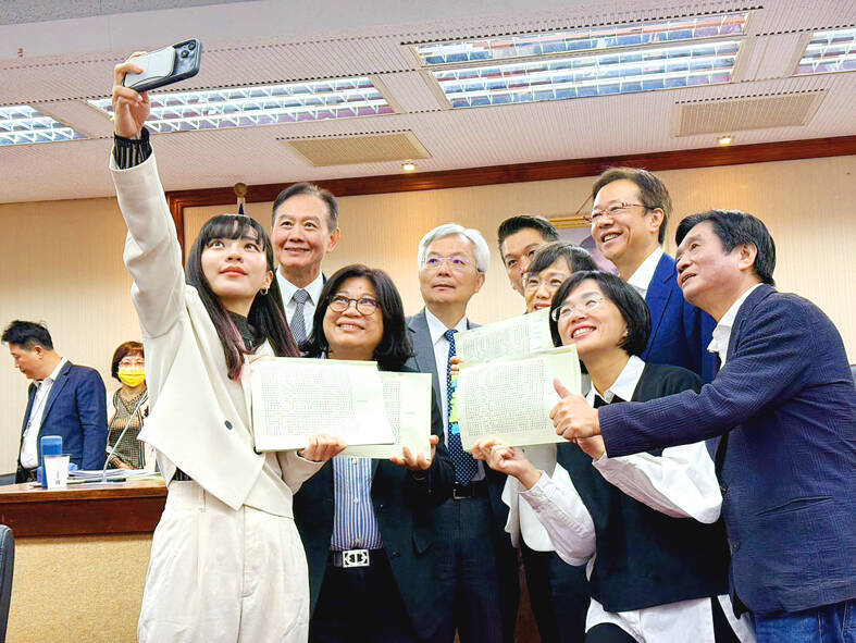 《TAIPEI TIMES》 Legislators approve amendments to Fraud Crime Hazard Prevention Act