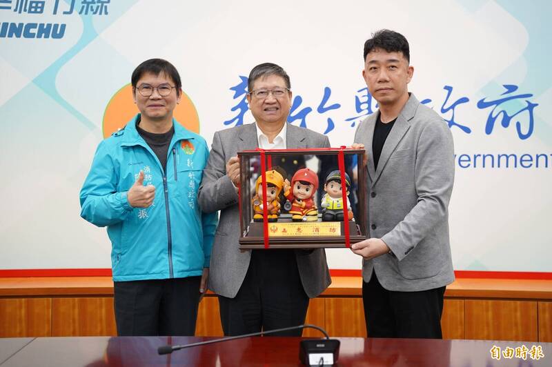 「互力精密化學」贈竹縣消防局120萬無人機、下降器等救災利器