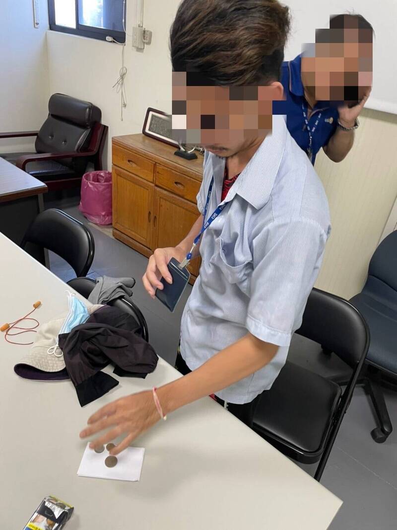 涉案的泰國籍移工帕男（前）。（警方提供）