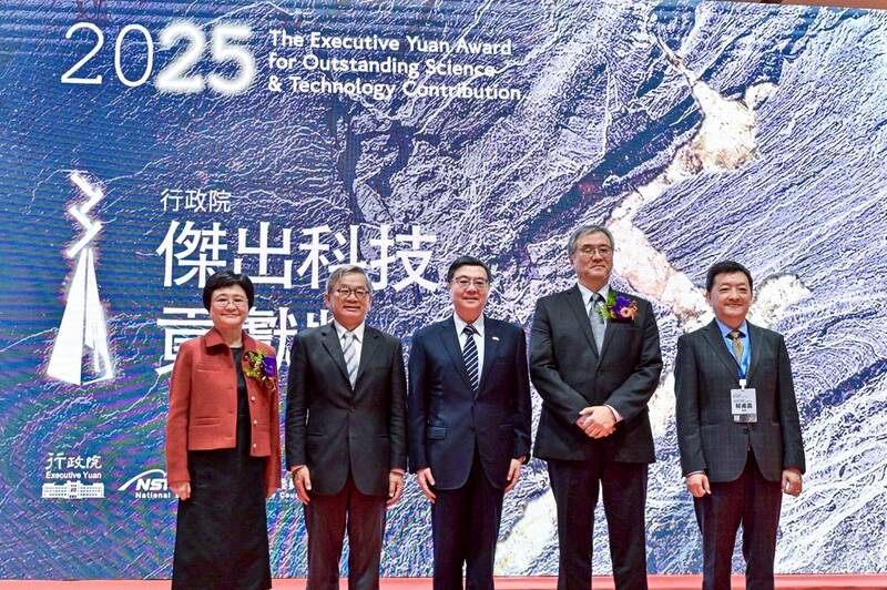 行政院傑出科技貢獻獎 台積電執行副總米玉傑等3人獲獎