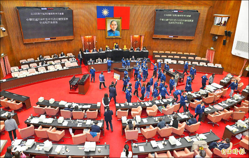 諷藍白假倒閣「玩火不敢自焚」 聲量看政治:幕後黑手盼台陷入內耗