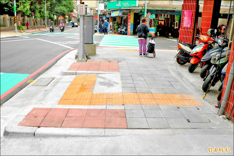 無障礙無電箱 蘆洲民族路人行道優化完工