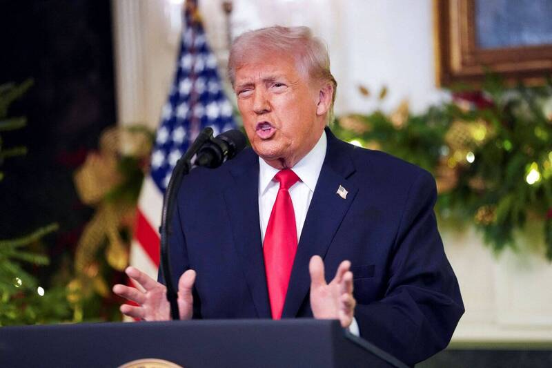 還不死心?川普閱讀第三任期書籍 白宮發言人稱此為國家之幸