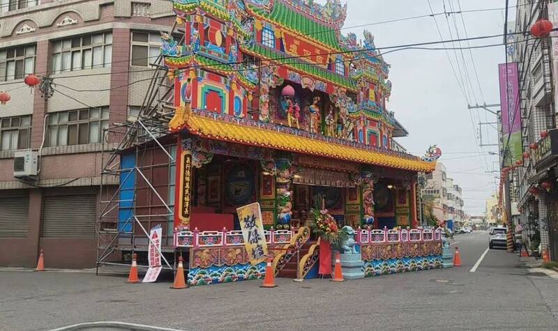 扯!溪湖建醮「宮廟大拚場」!鎮民一覺醒來 大門被醮壇佔據