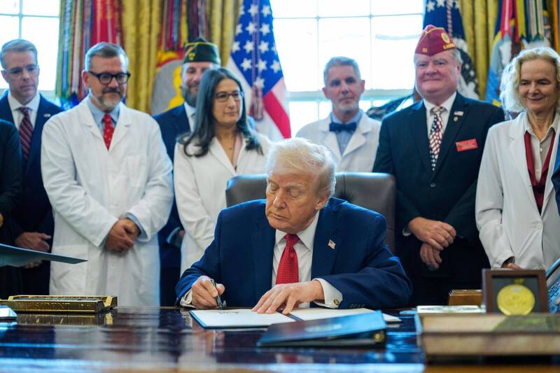 川普簽令降級大麻歸類 鬆綁醫療用途研究