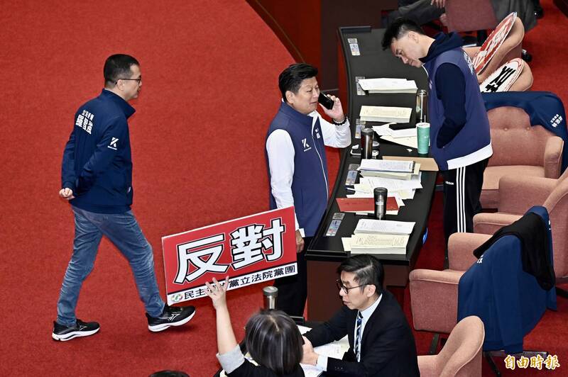 藍白表決通過立院延會到明年 王定宇：只為立委保護傘無縫接軌