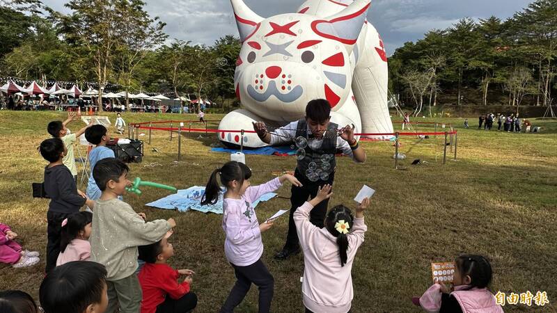 台南玉井「綵燈趣」音樂市集點燈 巷仔Niau添光彩
