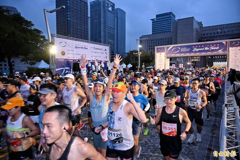 路跑》台北馬拉松28000跑者今晨開跑 警方加強戒備