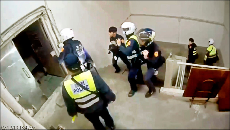 北捷連續攻擊》警方處理太慢? 基層心聲:不到3分鐘 趕抵現場