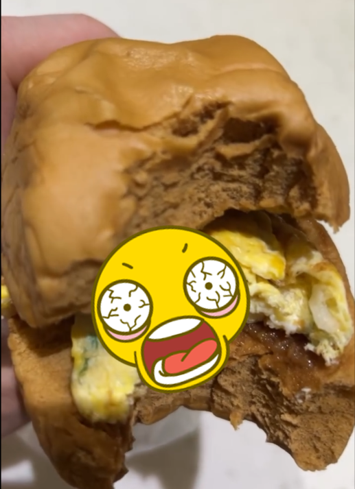 就差一點點！他吃饅頭夾蛋稱「險吞刀片」 驚悚照曝光......