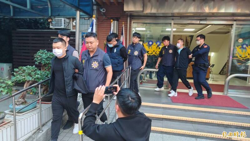 惡煞持刀闖火鍋店尋仇砍人「深可見骨」 5嫌落網疑債務糾紛引起