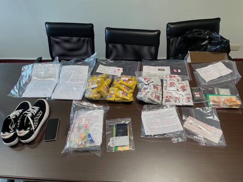 警方查扣大量赃证物。（警方提供）