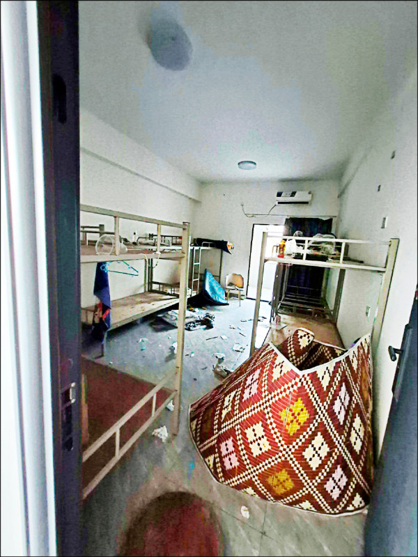 新北市議員林秉宥近日跑到緬甸「開箱」電詐園區，PO出宿舍房照。（圖翻攝自「林秉宥」臉書）