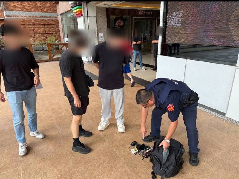 23岁范姓男子假冒润泰建设少东等身份诈财，检警趁他再度犯案时于芦竹区逮人。（记者郑淑婷翻摄）