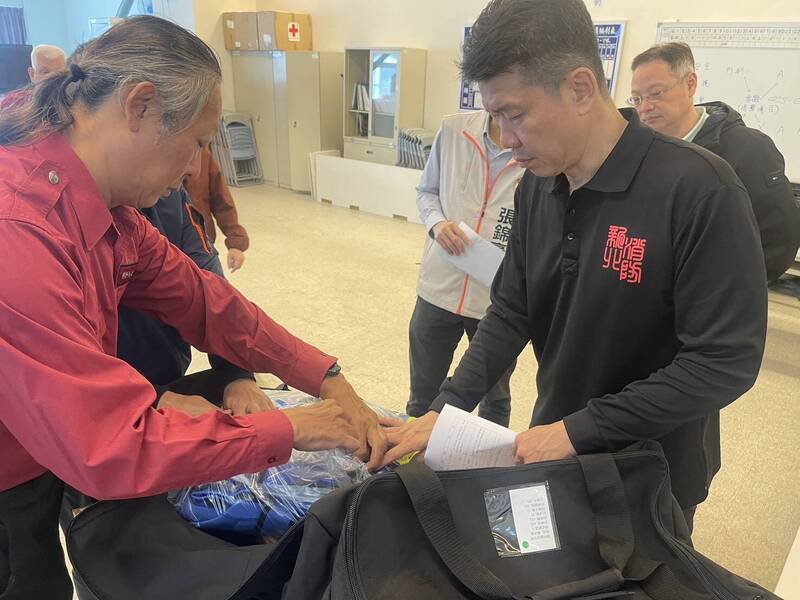 強化橫科義消水域救援設備  新北議員助添購防寒、救生衣