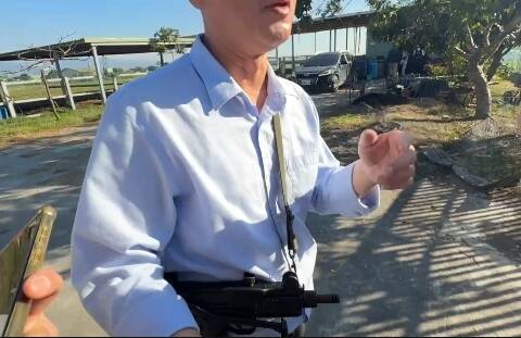 槍砲通緝犯藏身屏東南州  警烏茲衝鋒槍連開40多槍壓制到案