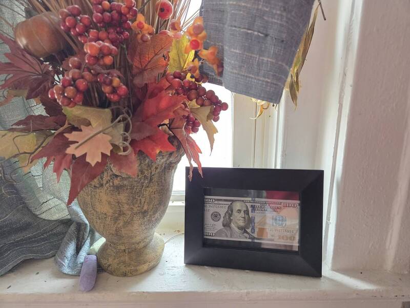 耶誕大禮！泰勒絲豪氣送現金 NFL球場員工感動到鈔票裱框