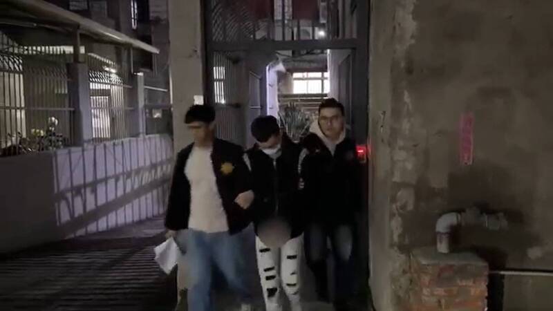 诈骗集团中涉嫌贩售门号的谢男被移送检方侦办。（记者邱俊福翻摄）