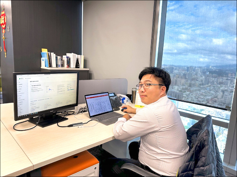 42歲報名研習AI課程 成功轉職