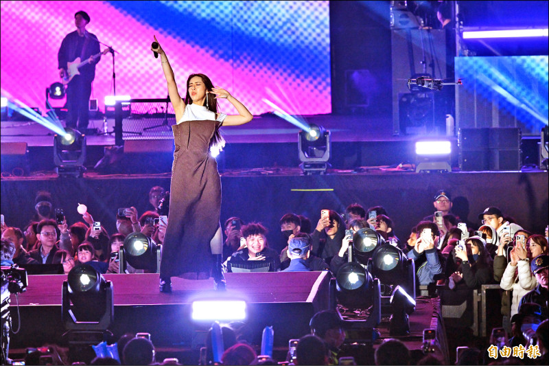 晚會進場先安檢 台中嗨跨年焰火180秒