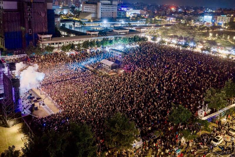 台南跨年晚會大爆棚，氣氛熱烈沸騰。（台南市政府提供）