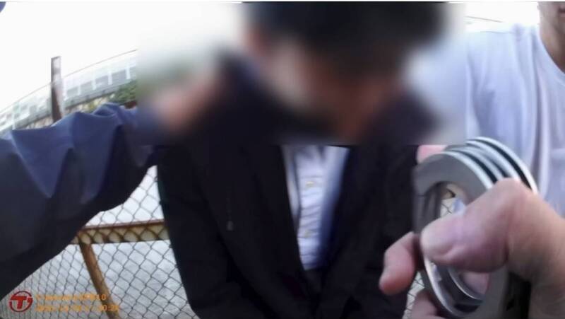 翁投資古董4度面交被騙280萬元  女車手落網當場嚇哭