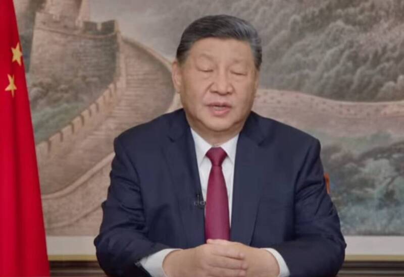 閉眼時仍明顯。（取自微博）