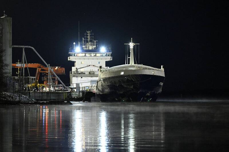 俄羅斯貨船疑破壞海底電纜  芬蘭出手扣押