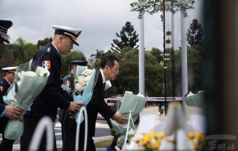 黑鷹事故滿6年 顧立雄率將領緬懷沈一鳴等8將士
