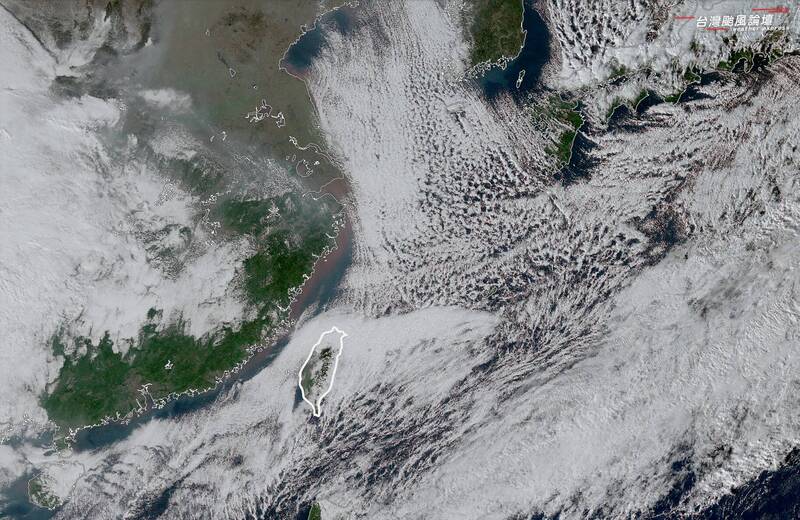 光看就好冷!冷氣團大軍南侵 衛星雲圖驚見「雲街」洩蹤跡