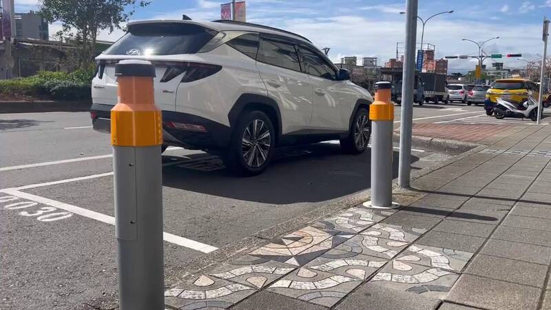 宜蘭路邊停車女收費員遭暴力攻擊腦震盪警逮嫌犯 縣府譴責暴力