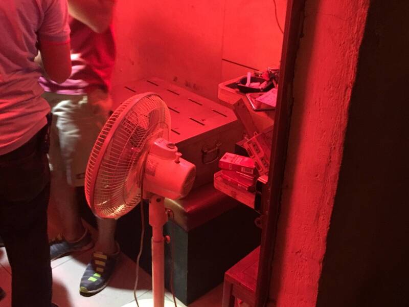 铁路街惊见泰籍变性人从事性交易。（记者吴升儒翻摄）