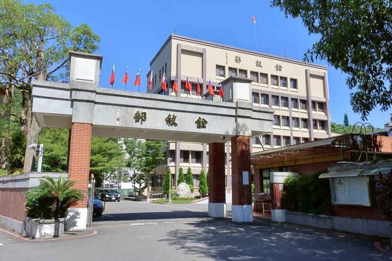 停砍年金不適用修法前退休人員？ 銓敘部出示公文駁斥謠言