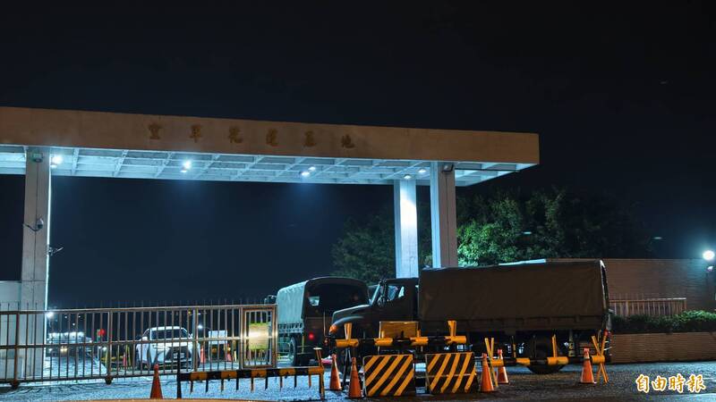 F-16V失事搜救中！石梯坪即時影像驚見「海面閃過火光」