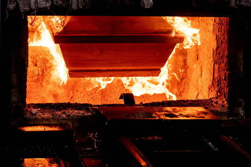 亲人代垫丧葬费求偿,法官大砍手尾钱剩2万元。(示意图,欧新社) 亲人代垫丧葬费求偿,法官大砍手尾钱剩2万元。(示意图,欧新社)