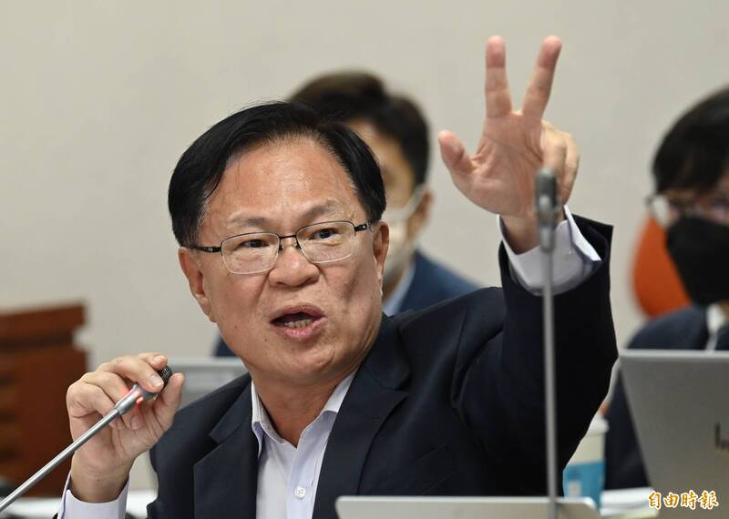 張啟楷喊蓋輕軌卻擋預算 李忠憲痛批：前後行為無法自圓其說