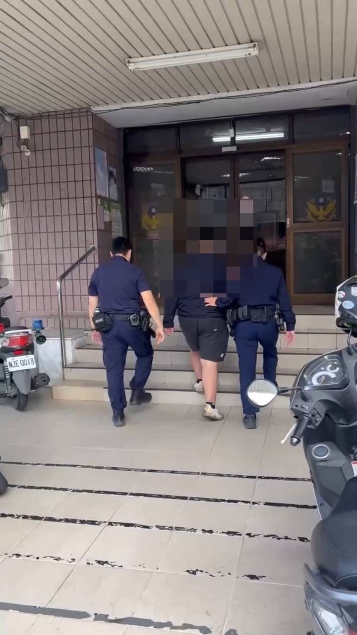 警方将陈姓堂弟移送法办。(屏东警分局提供) 警方将陈姓堂弟移送法办。(屏东警分局提供)