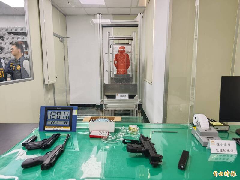 全國最南端的槍彈實驗室今天開幕。（記者陳彥廷攝）