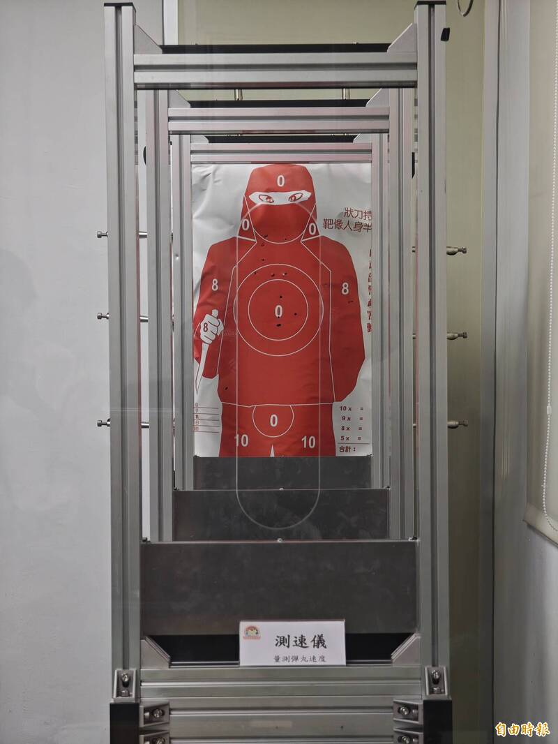 全國最南端的槍彈實驗室今天開幕。（記者陳彥廷攝）