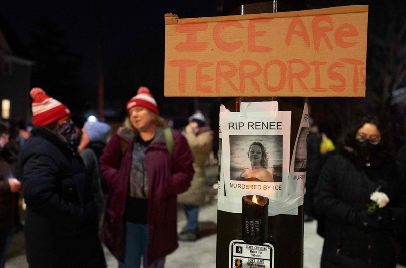 多地爆发抗议活动，案发地点有大批民众为古德举办悼念活动，民众痛批ICE才是恐怖分子。（法新社）