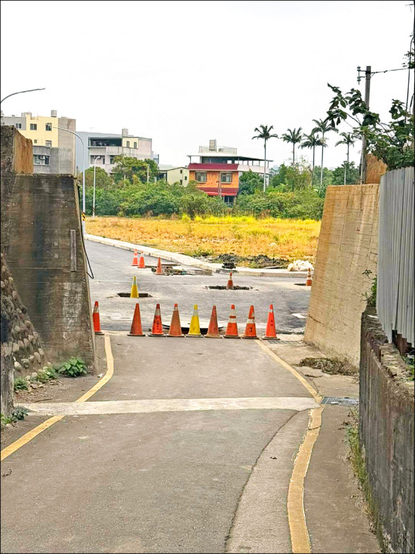 竹市光埔自辦重劃封路1年半 民怨繞遠路