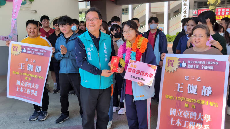 熱愛建築 土庫商工王儷靜特殊選才上台大土木系