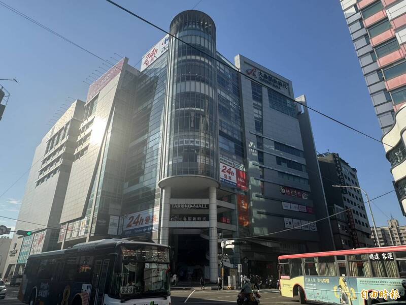 台中在地人回憶!老字號百貨又改名 網笑:只記得「德安」