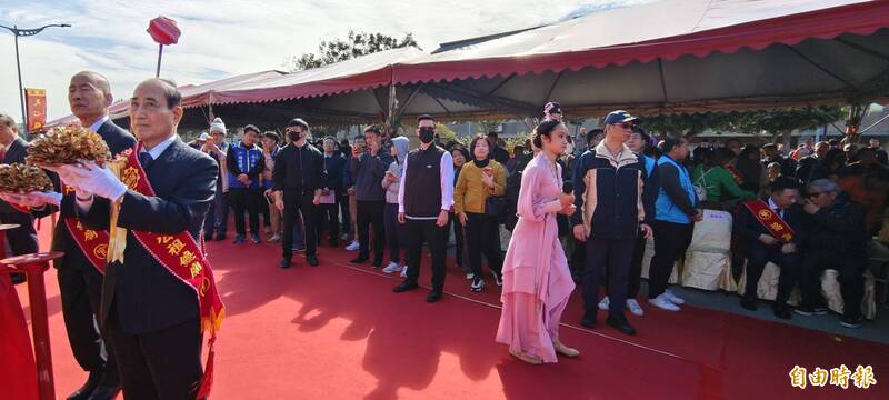 天公祖總廟龍柱完成大典36人剪綵名單沒有他 江啟臣坐台下觀禮