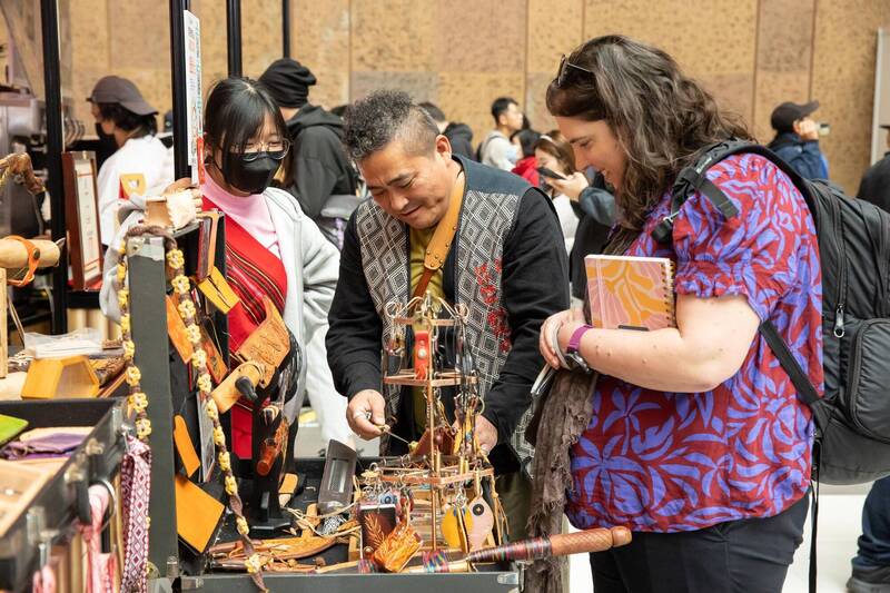 年貨大街提早開跑 原民會「原民好市」週六日北車開賣